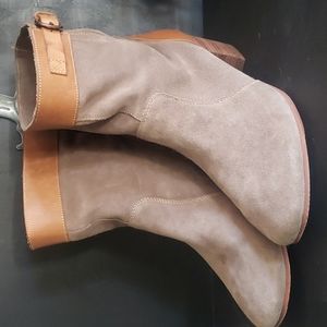 EUC Sebago suede and leather heeled booties
